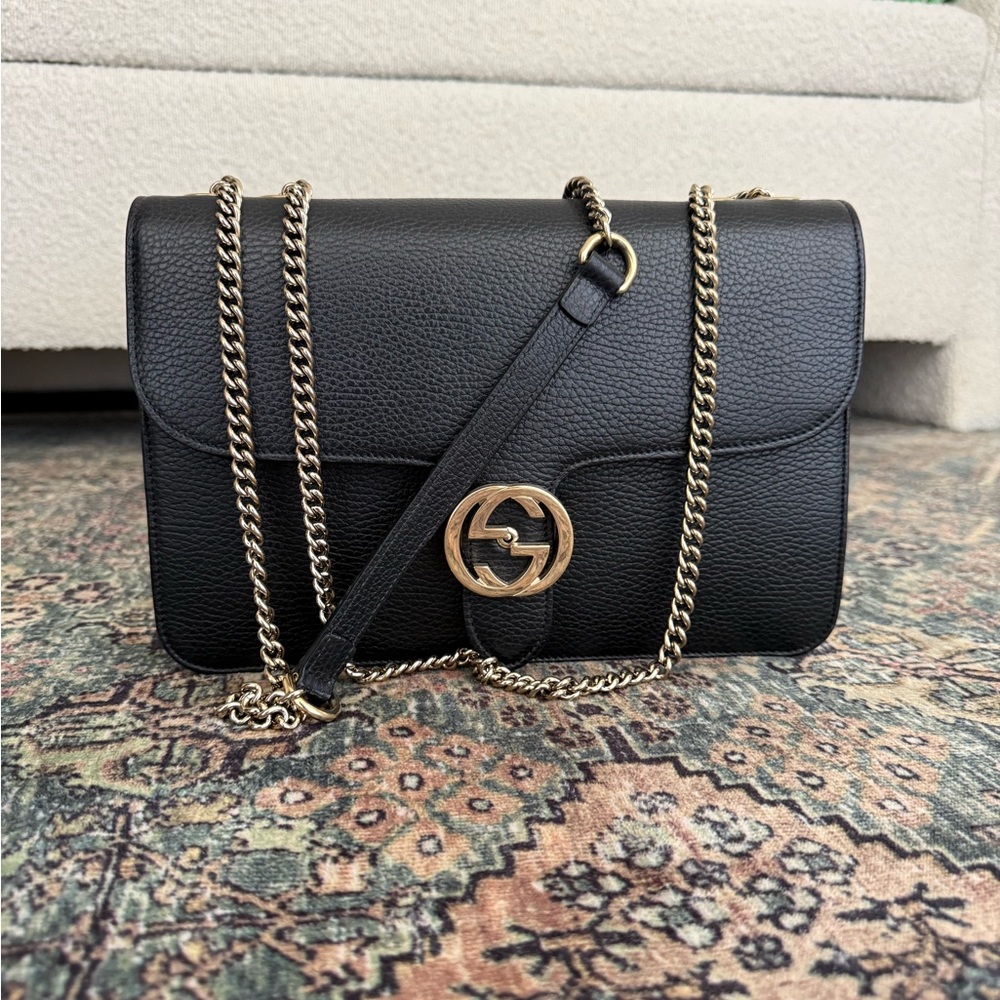 near perfect condition Gucci interlocking Shoulder flap bag 2019